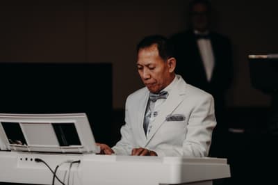 Timothy & Henny — image 976