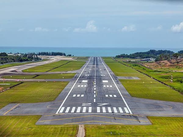 Phuket International Airport photo 2