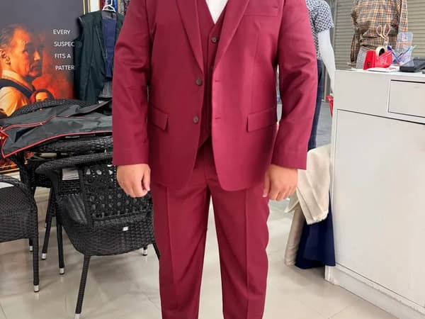 The Outfit Custom Tailor photo 5