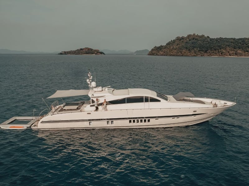 Moon Glider Yacht