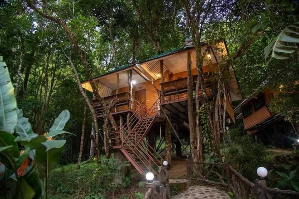 Khao Sok Rainforest Resort