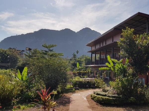 Khao Sok Country Resort
