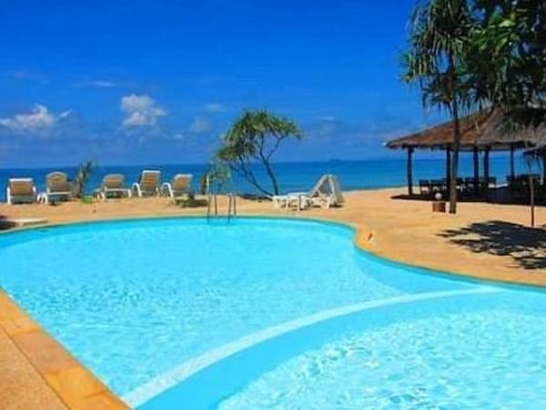 Ko Lanta Nice Beach Resort