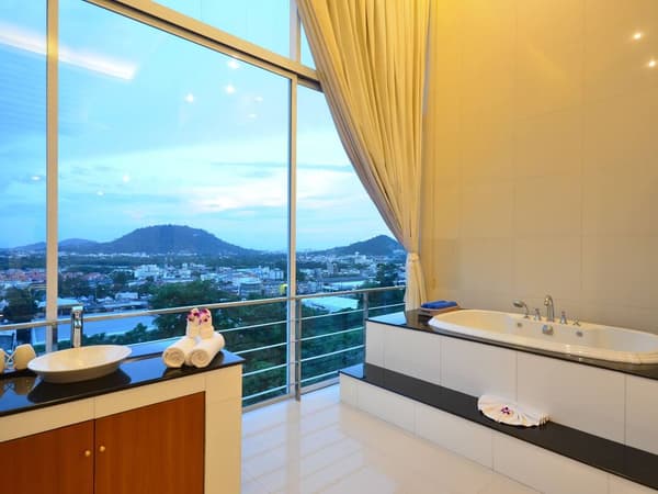 Hilltop Hotel Phuket photo 2