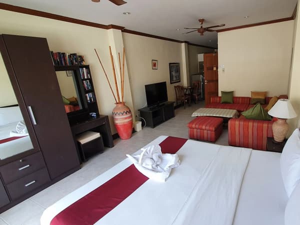 Karlsson Restaurant & Hotel Patong photo 3