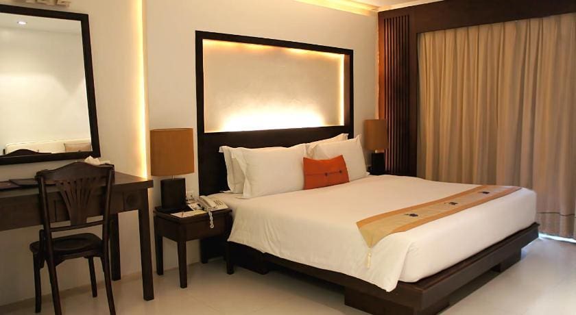 Safari Beach Hotel Phuket