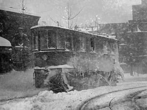 New York Trolley Car makes its way during the Blizzard of 1922 - Art Print