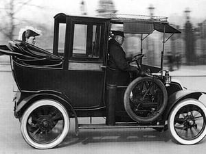 Churchill in Car