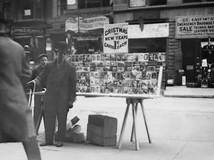 Street Vendor Sells Christmas & New Years Cards of New York Street - Art Print