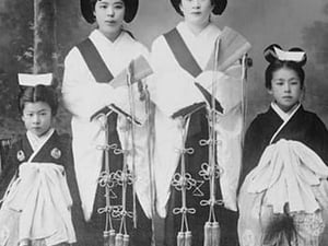 Japanese Mothers with Their Children wear traditional Kimono with Obi & hair combs - Art Print
