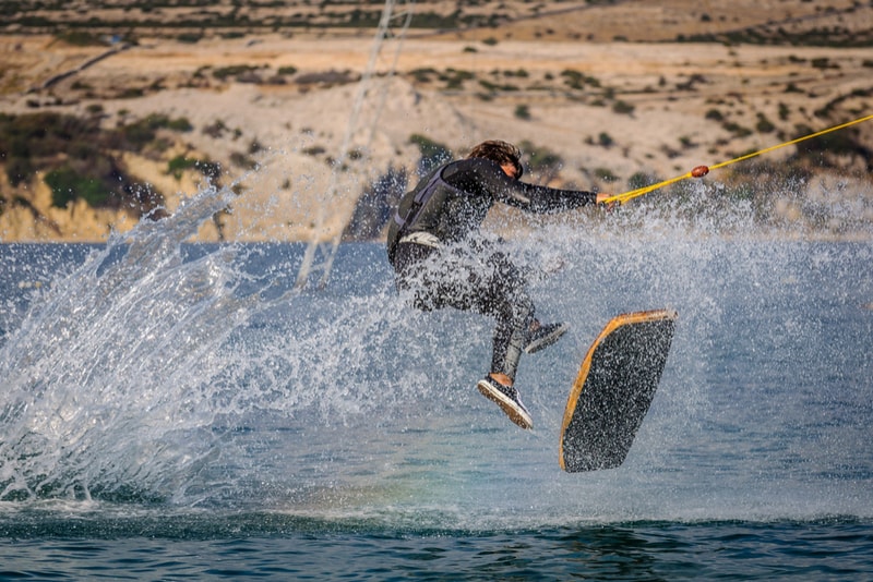 wake skating - water sports