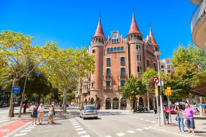 Casa de las Punxes, Barcelone