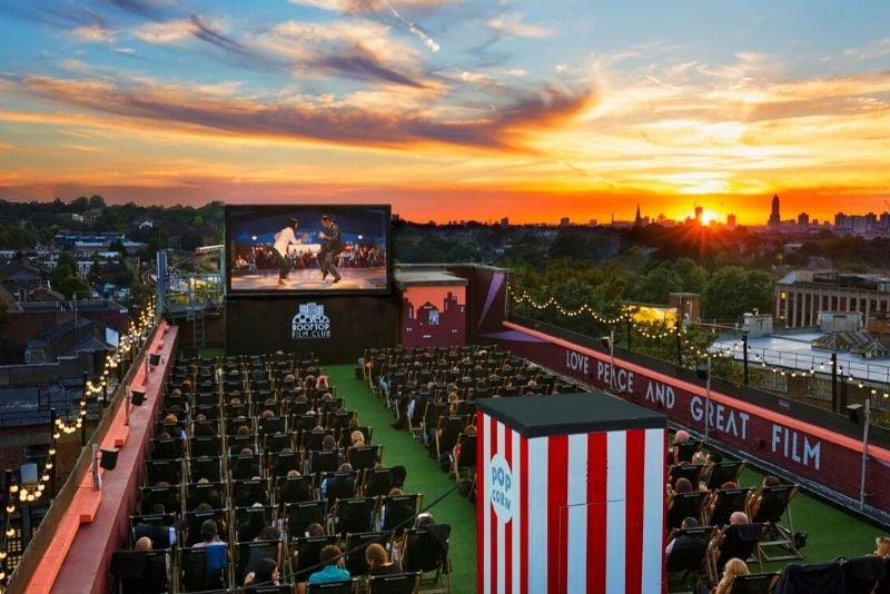 Cinema all'aperto del Rooftop Film Club a Londra