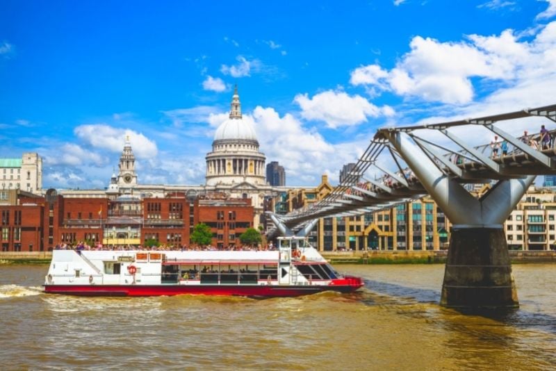 Thames sightseeing cruise