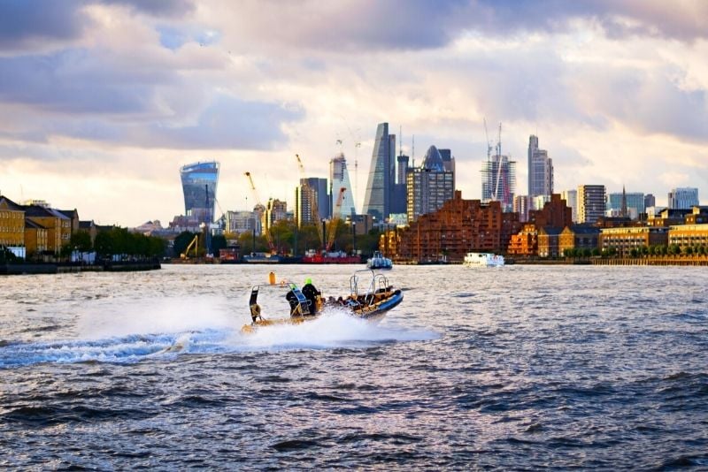 speedboat ride in London