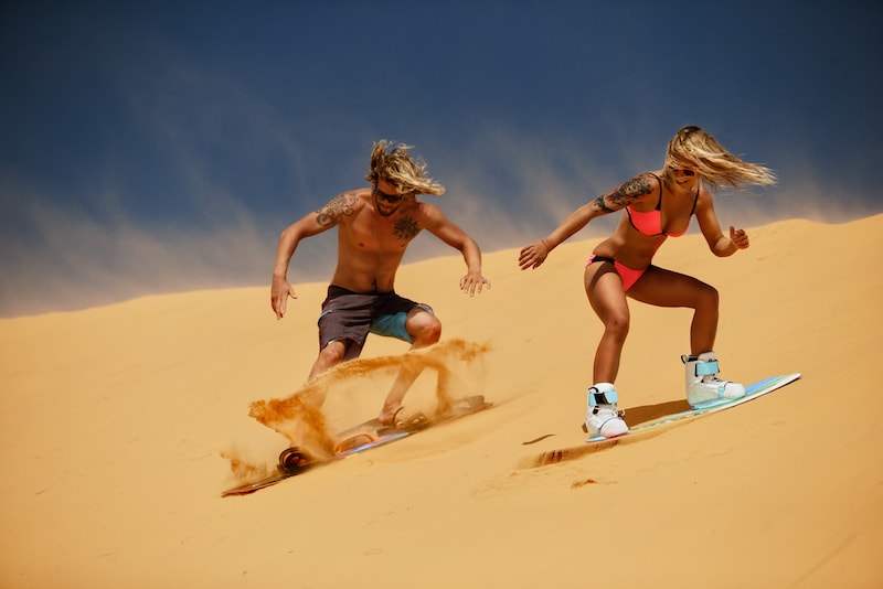 le sandboarding sur dunes - Que faire en Australie