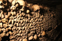 catacombs paris wall