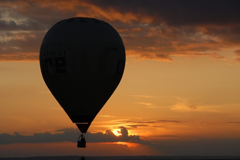 Hot air balloon in Dubai desert