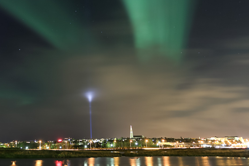 Nordlichtertour mit Image Peace Tower auf Videy Island