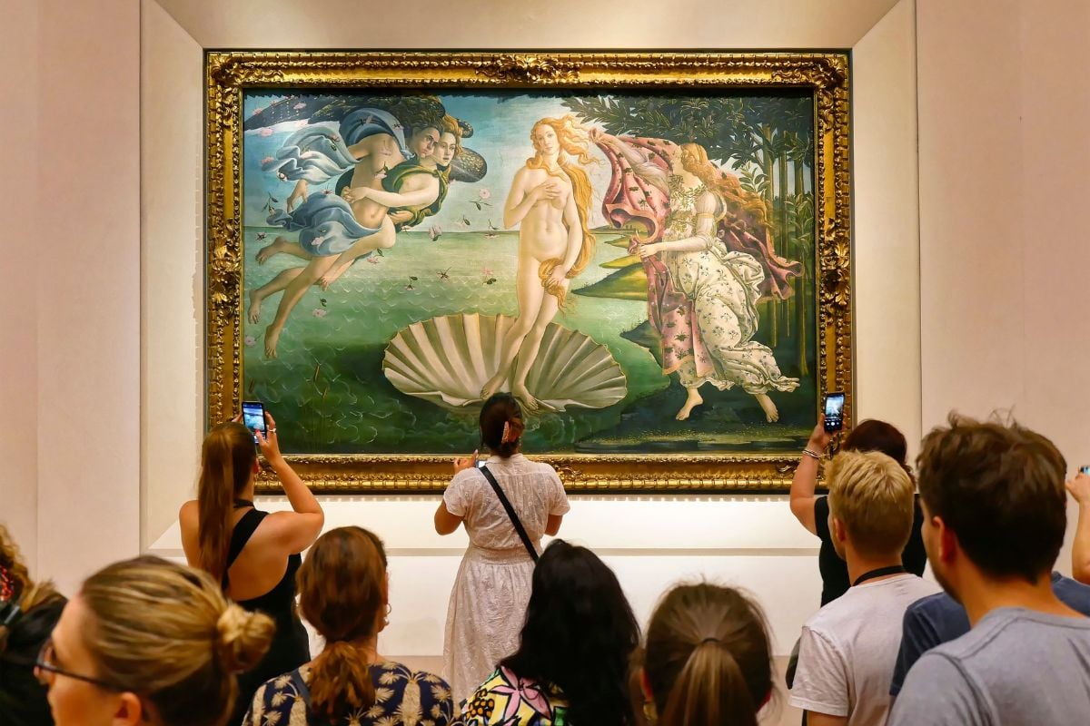Botticelli’s “Birth of Venus” at Uffizi Gallery