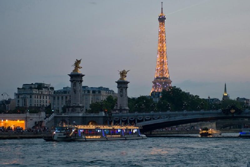 Bateaux Parisiens Seine river cruise in Paris