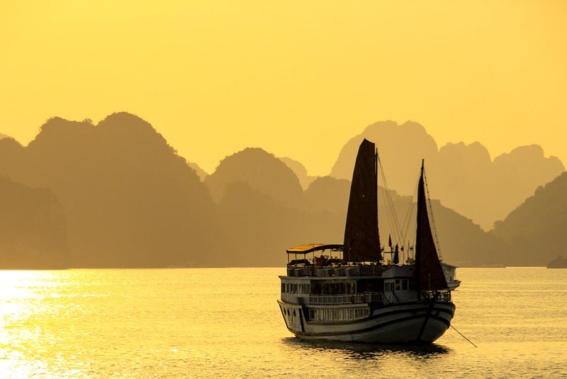 Halong Bay Deluxe Cruise (1-3 Days)