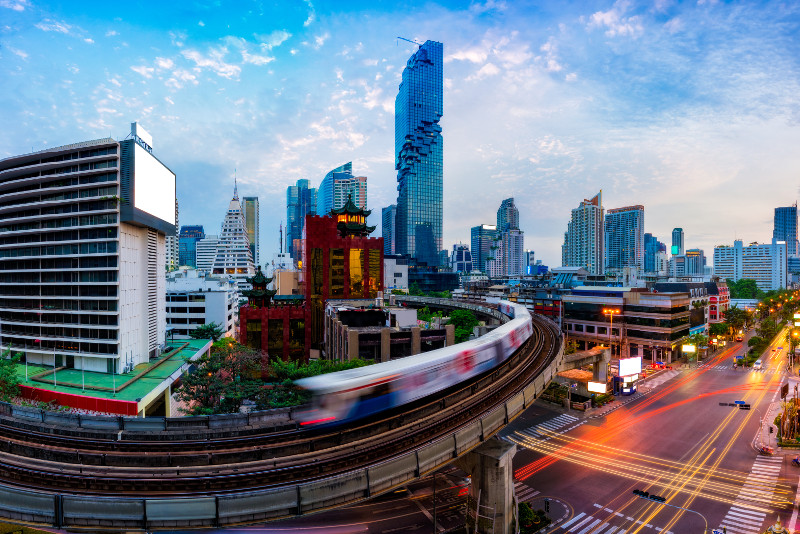 Bangkok in Motion City Highlights Tour by Skytrain, Boat, and Tuk-Tuk