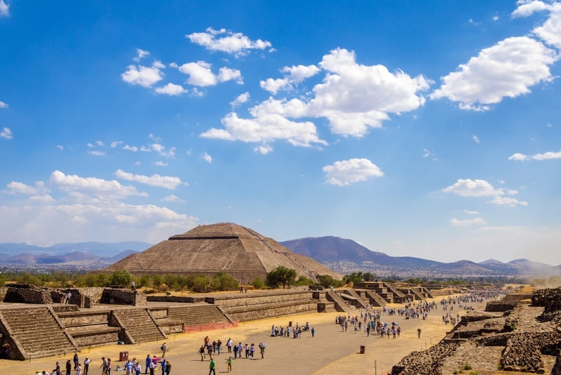 Experience Mexico City Teotihuacan Day-Trip & Dinner with the Locals