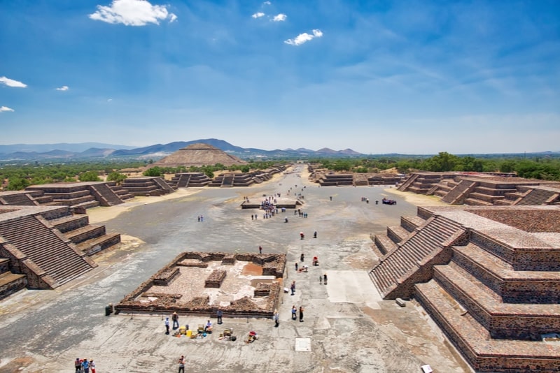 Acceso temprano a Teotihuacan con arqueólogo