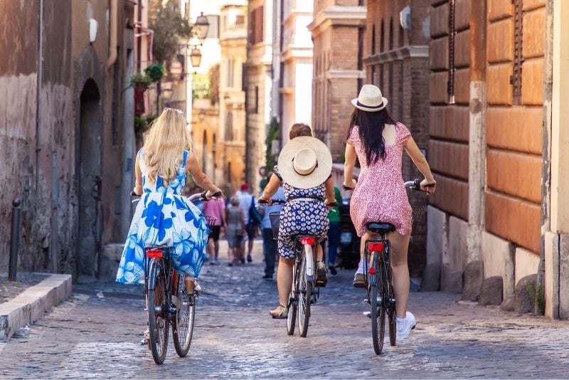 Bicycle tour Rome - Highlights and hidden places with e-bike