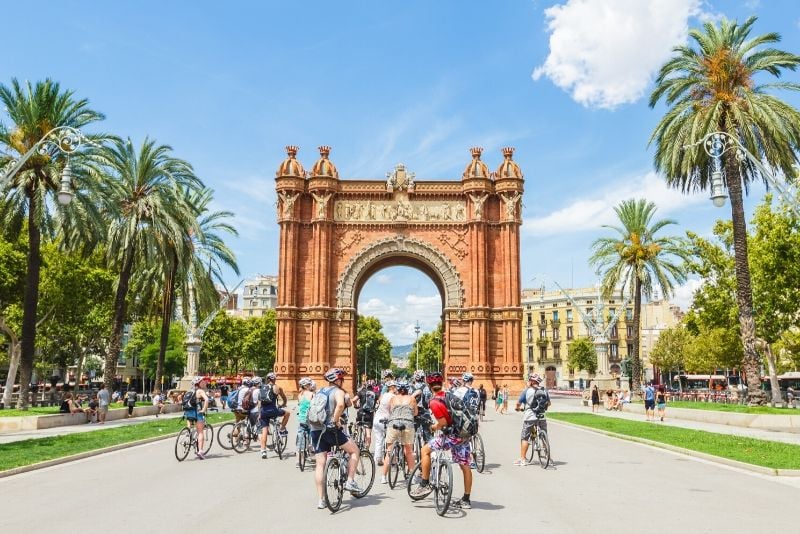 Barcelona: E-Bike Tour with Montjuic Cable Car And Boat Trip