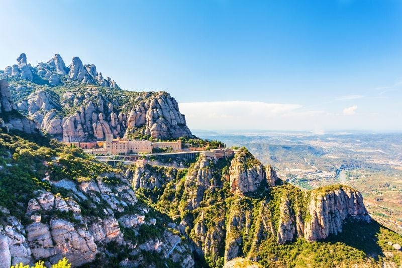 Montserrat Tour from Barcelona Including Lunch and Gourmet Wine Tasting