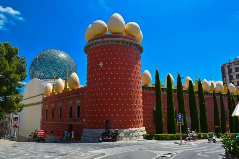 Salvador Dali Museum, Port Lligat, and Cadaques Tour from Barcelona