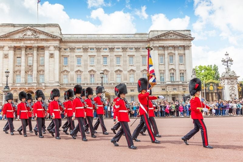 how to book Buckingham Palace last minute tickets