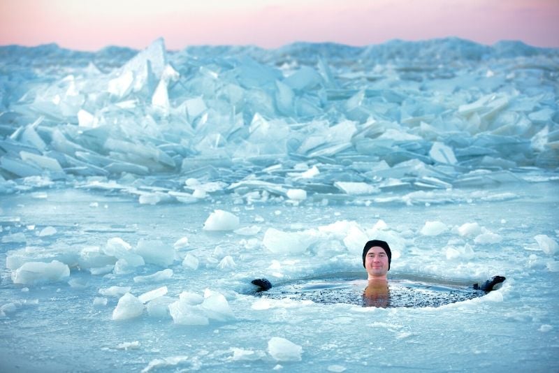 nuoto sul ghiaccio