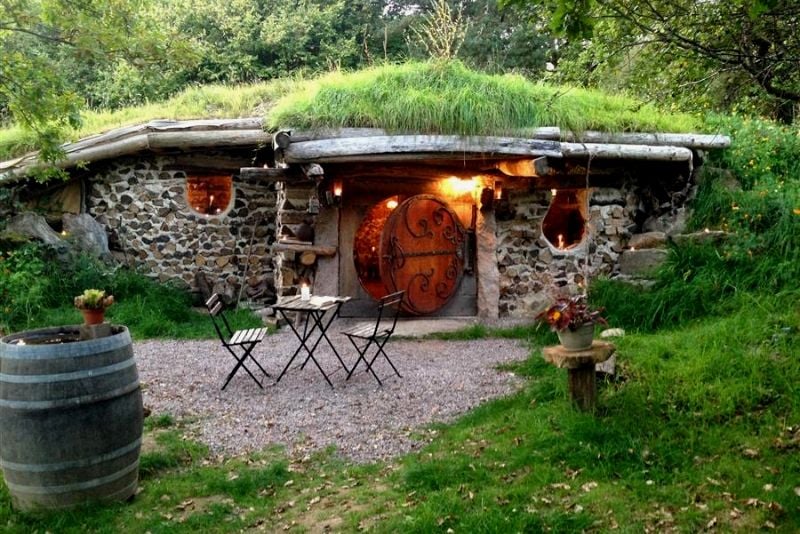 Dormez dans la maison du Hobbit- #14 Hébergements insolites en France