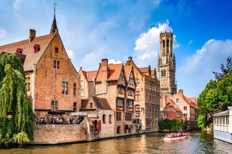 Choses à faire en Belgique #5 Naviguer sur les canaux de Bruges