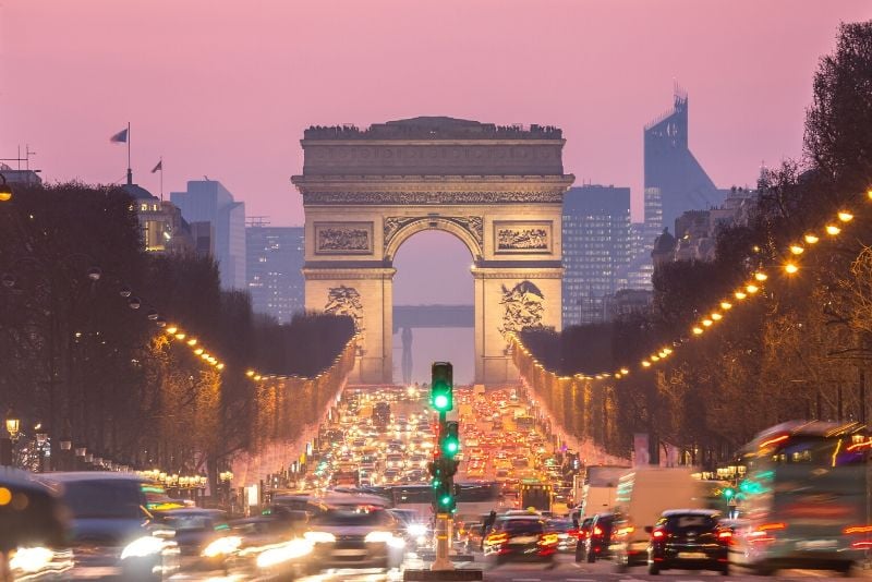 Torre Eiffel e Champs Elysees