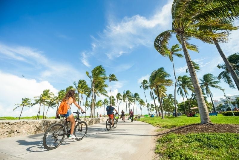 tour à vélo le long de South Beach, Miami, Floride