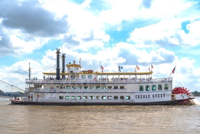 Paddlewheeler Creole Queen cruise in New Orleans