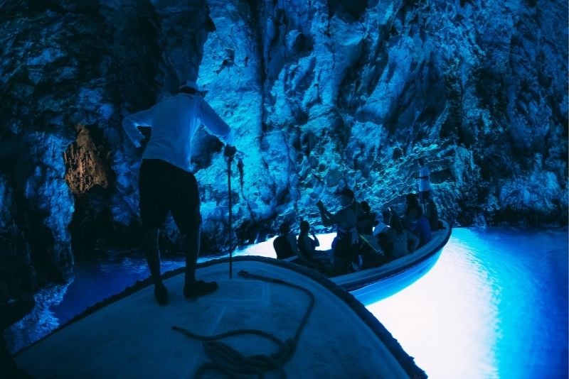 Paseo en barco por la cueva azul desde Split