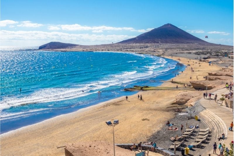 Plage d'El Medano et ville de surf