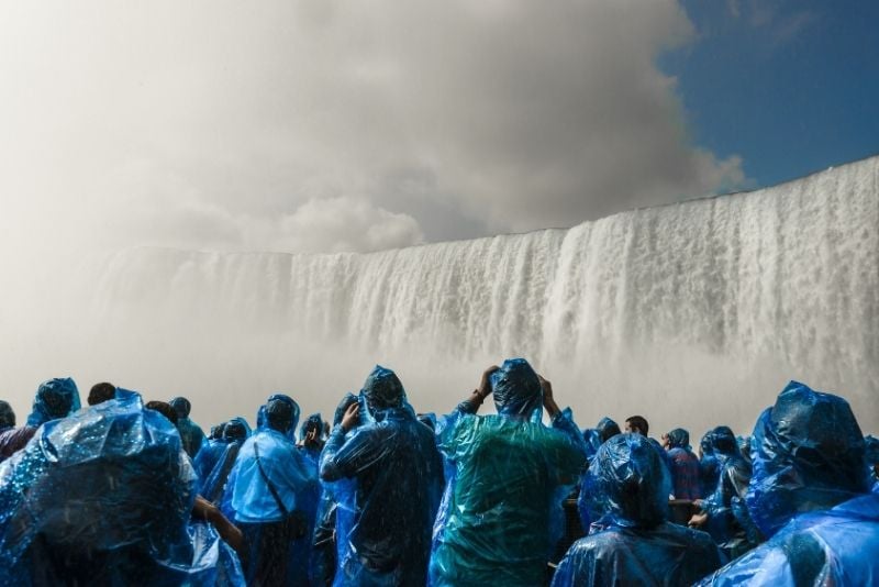 Private Tour of Niagara Falls with Hornblower Boat Cruise