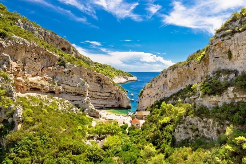 Île de Vis près de Split