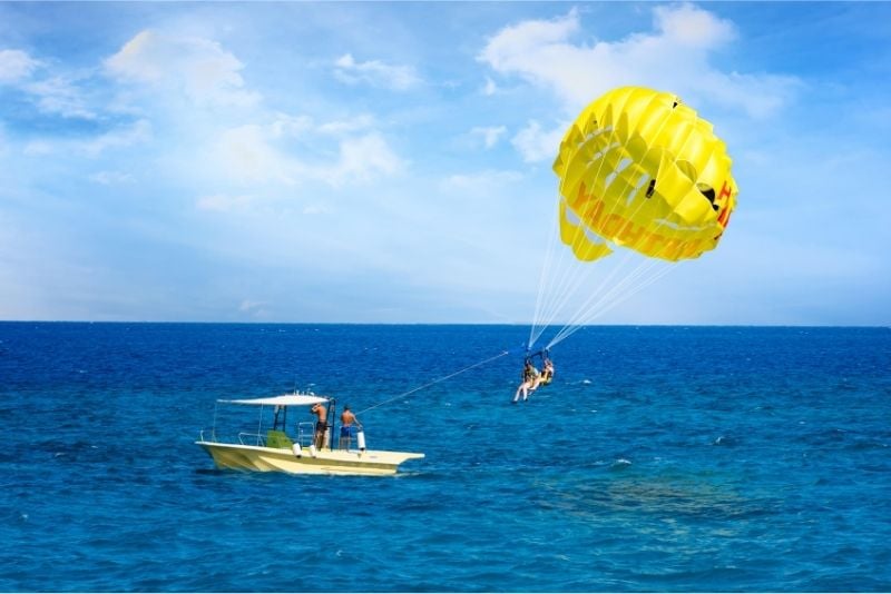 parasailing in Split
