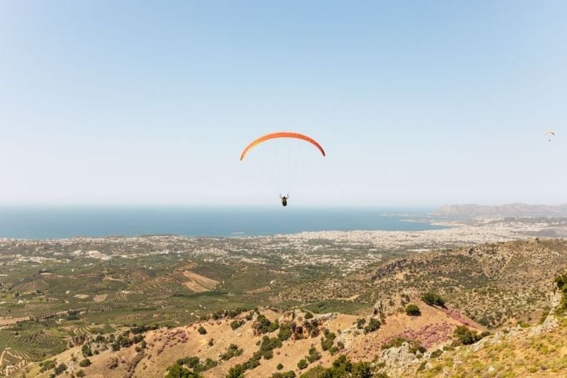 paragliding in Crete