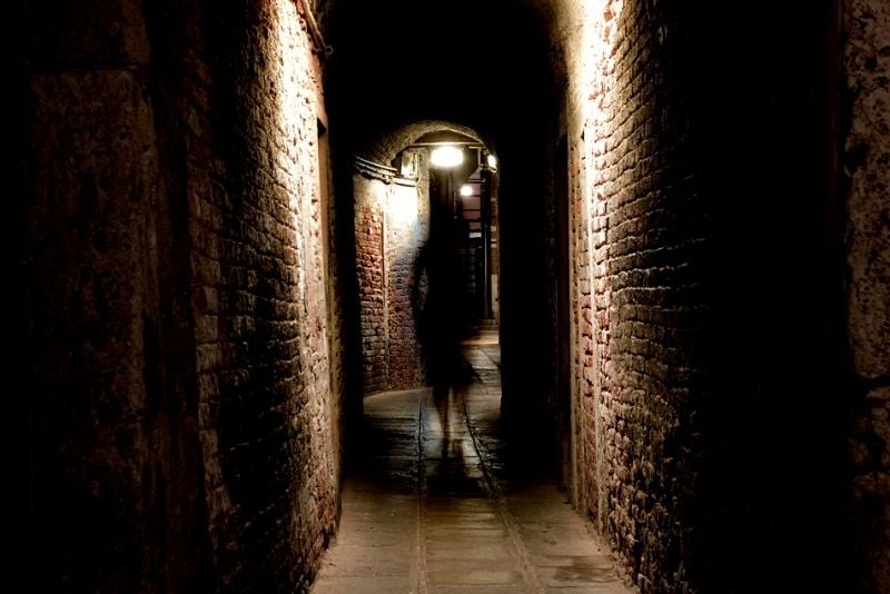 paranormal activity guided walking tour in Savannah