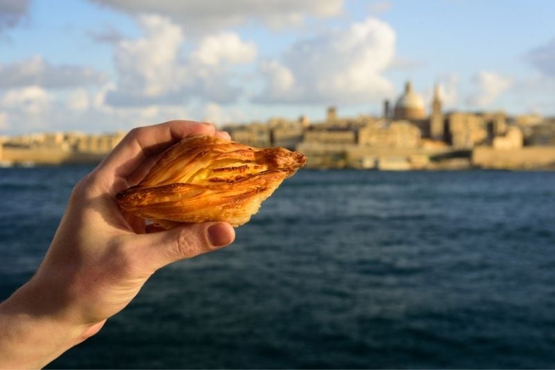Visite gastronomique des pastizzis à Malte
