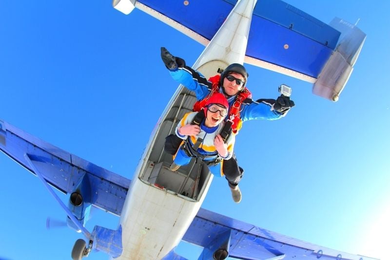 skydiving in Airlie Beach