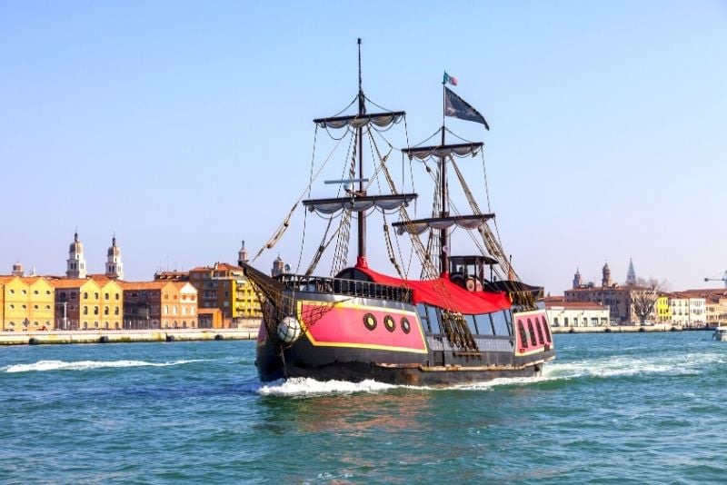 Galleon dinner cruise in Venice